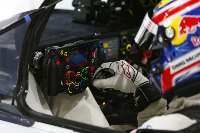 Porsche stuur 919 Hybrid cockpit